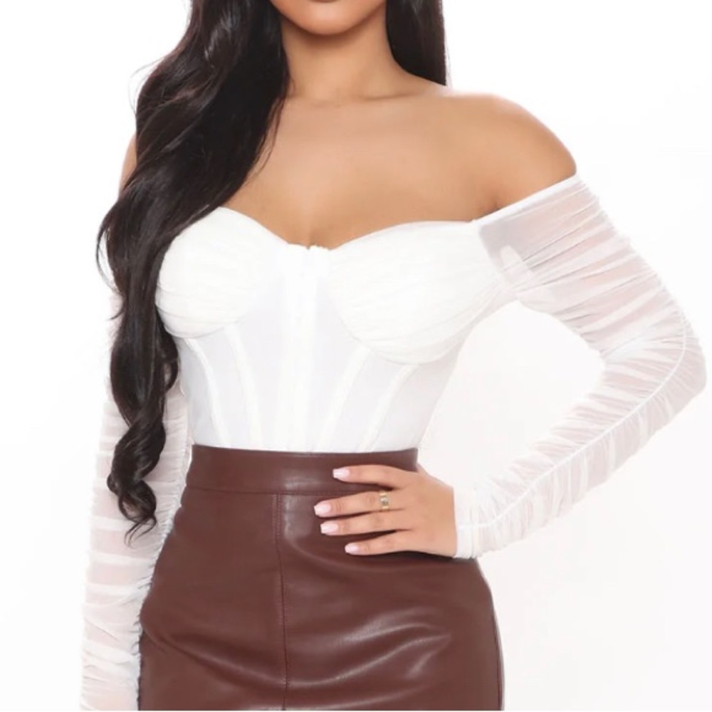 This is a beautiful pink corset like top, off the shoulders.